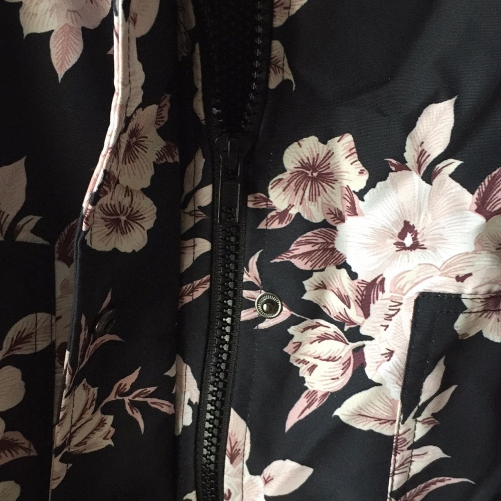 NWOT Volcom Jacket - Picture 5 of 7
